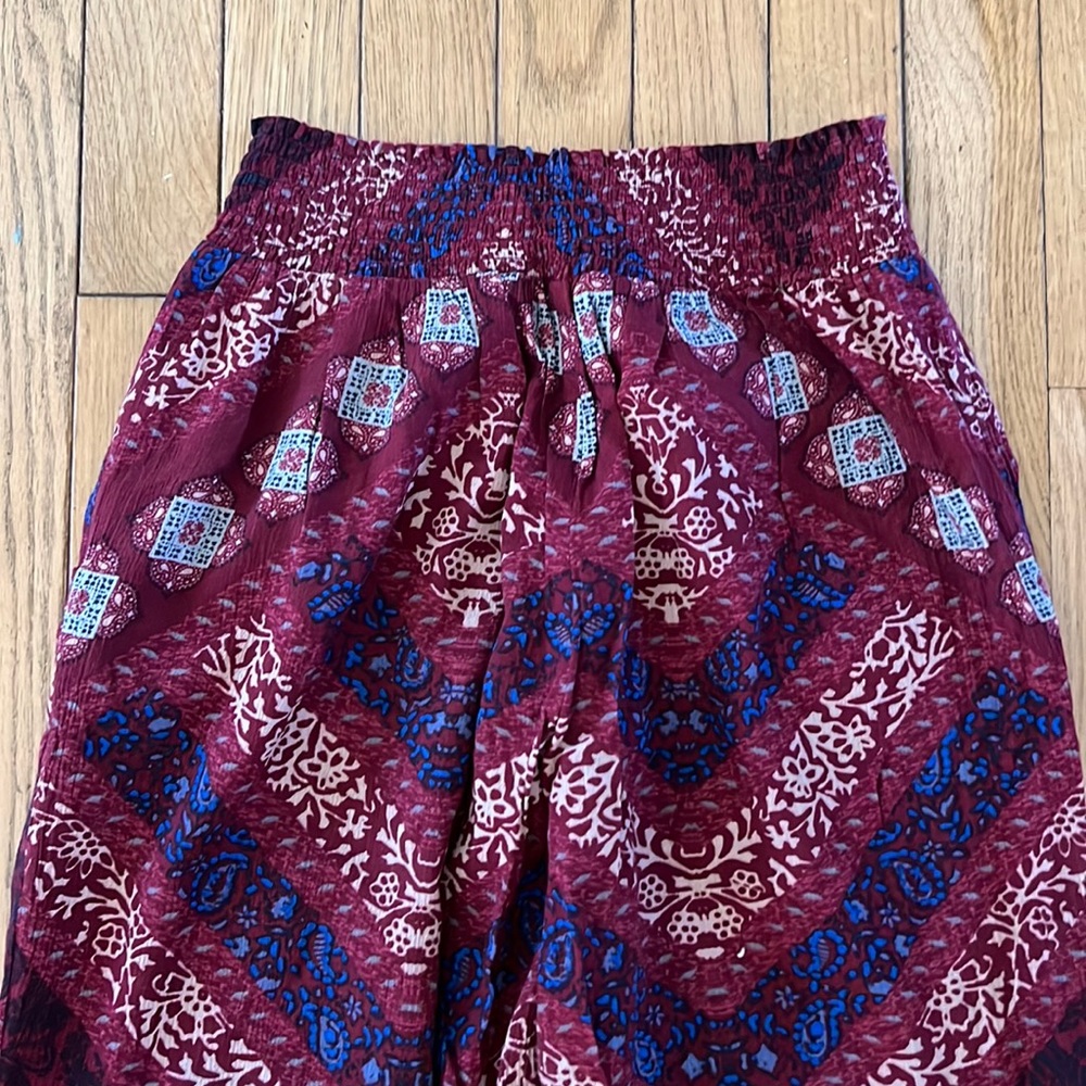 Patterned maroon pants - Picture 7 of 12